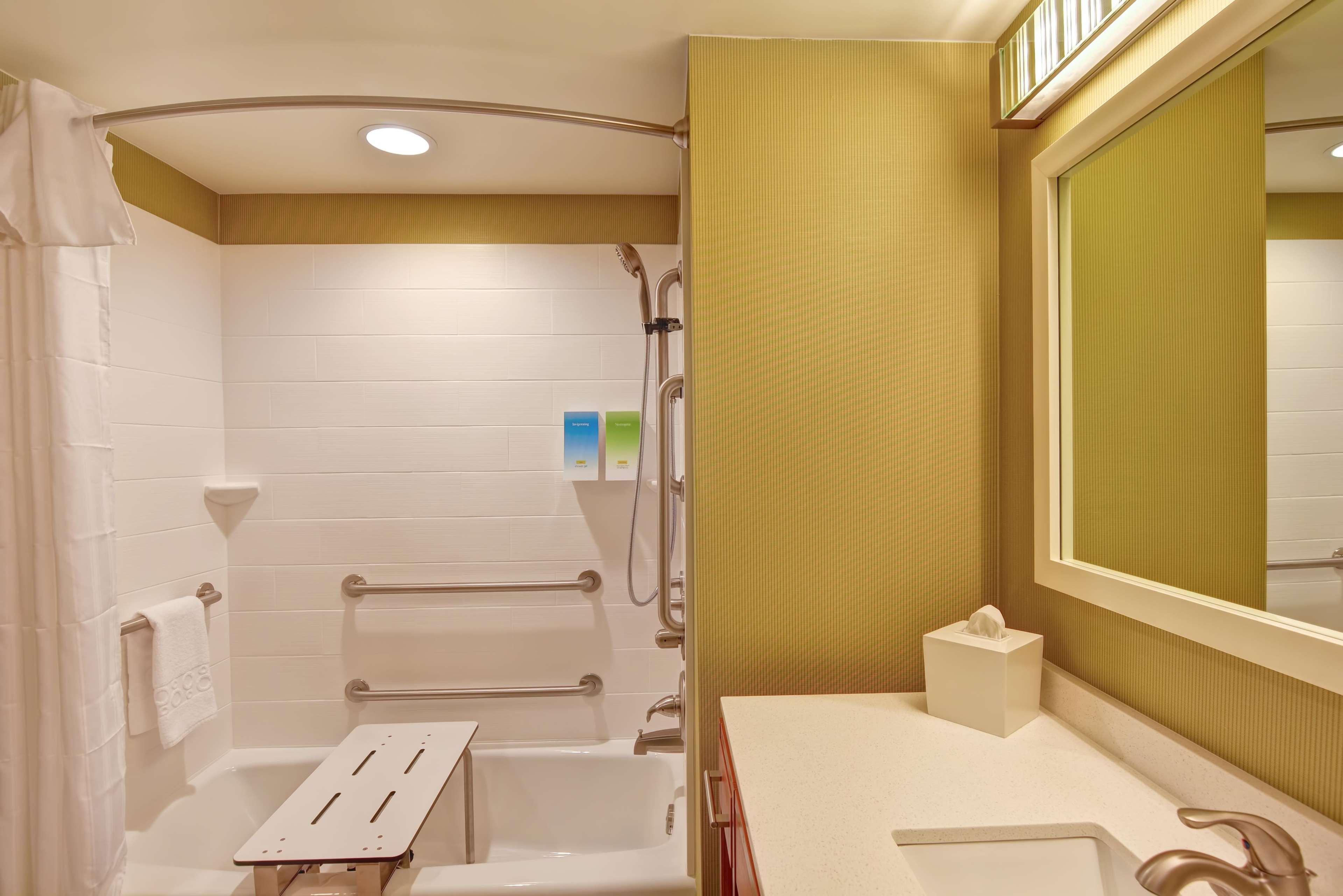 Home2 Suites By Hilton Грийн Бей Екстериор снимка