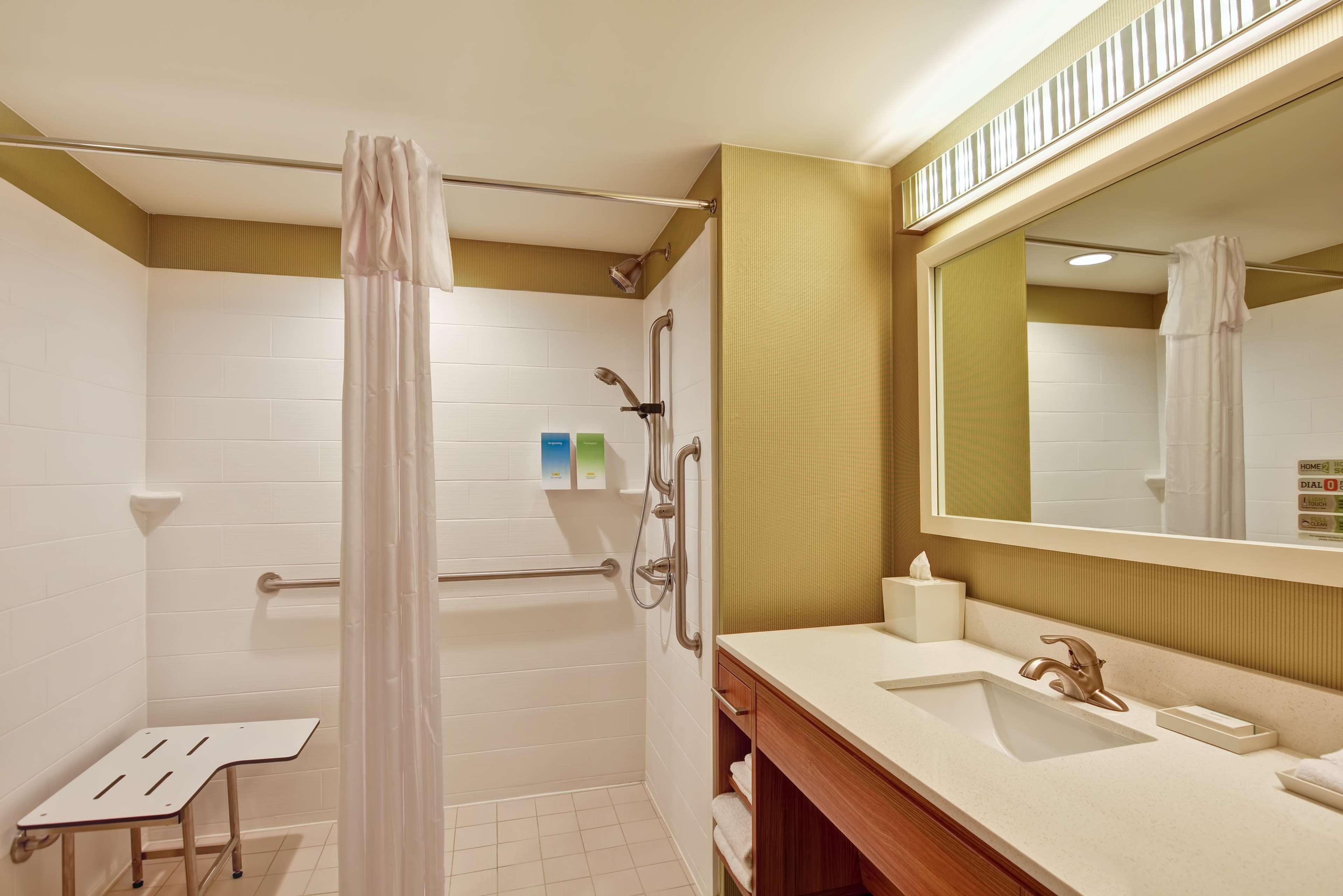Home2 Suites By Hilton Грийн Бей Екстериор снимка