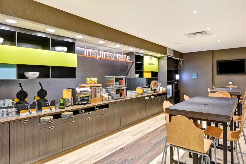 Home2 Suites By Hilton Грийн Бей Екстериор снимка
