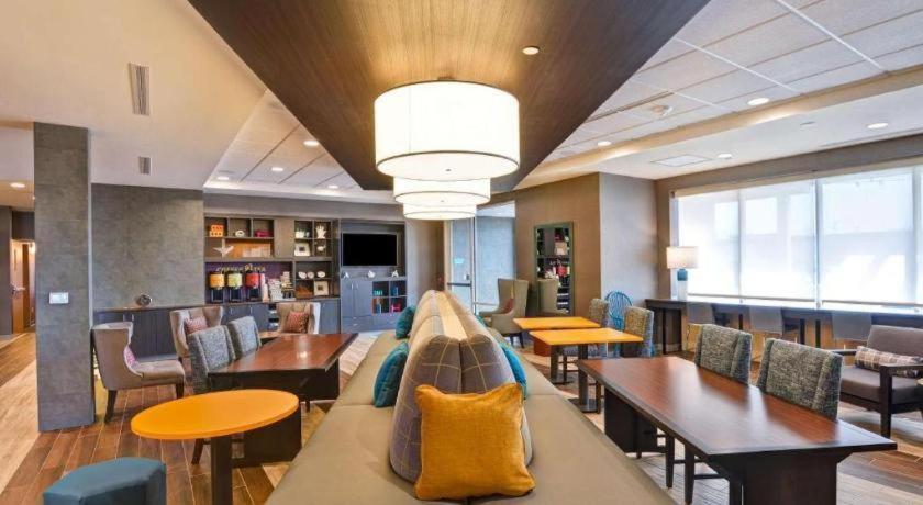 Home2 Suites By Hilton Грийн Бей Екстериор снимка