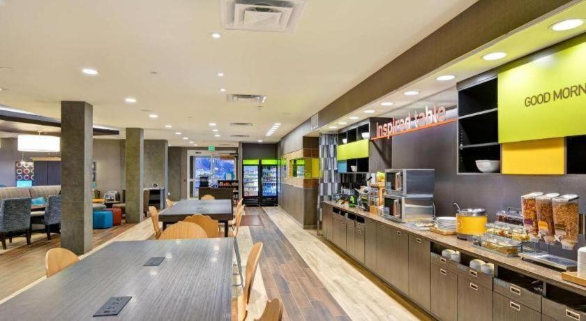 Home2 Suites By Hilton Грийн Бей Екстериор снимка
