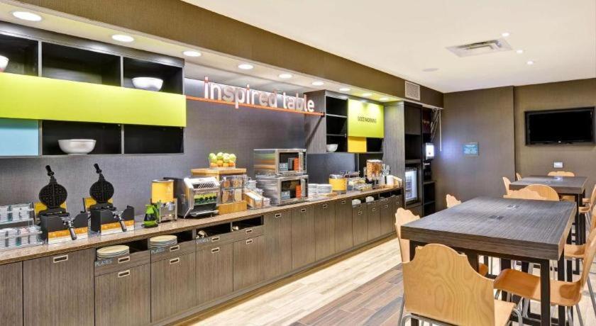 Home2 Suites By Hilton Грийн Бей Екстериор снимка